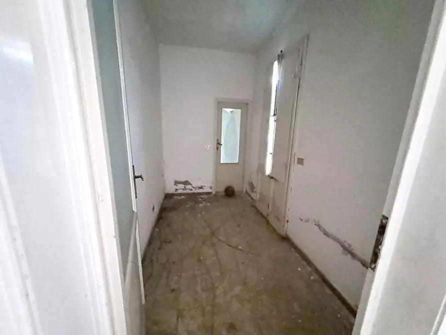 Immagine 77 di Villa in vendita  a Viareggio