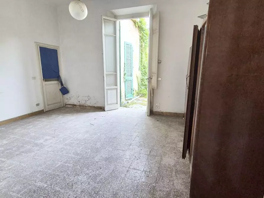 Immagine 14 di Villa in vendita  a Viareggio
