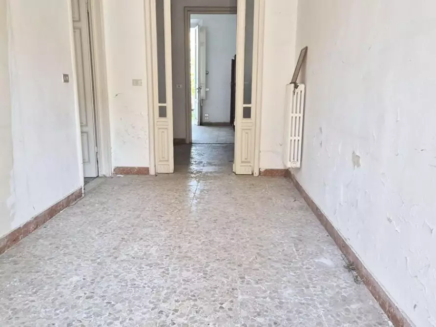Immagine 1 di Villa in vendita  a Viareggio