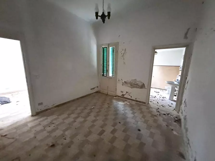 Immagine 79 di Villa in vendita  a Viareggio