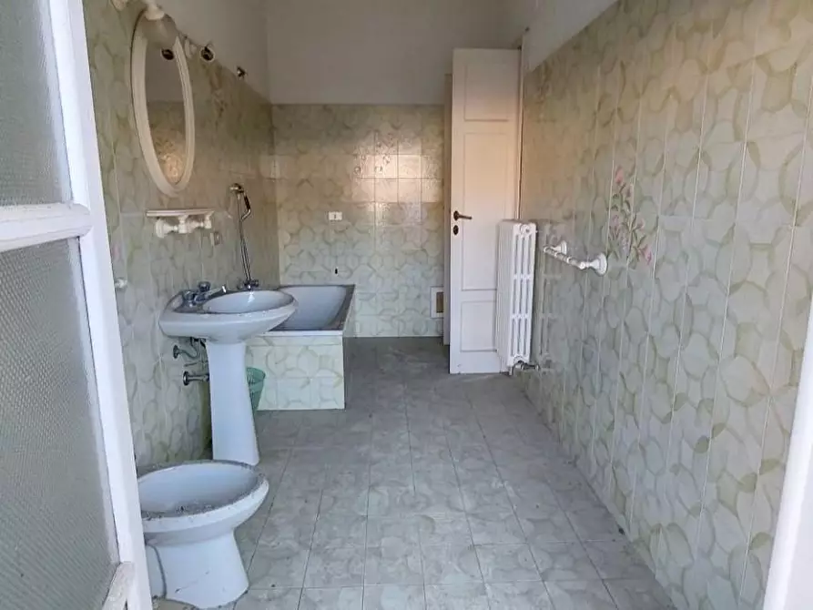 Immagine 44 di Villa in vendita  a Viareggio