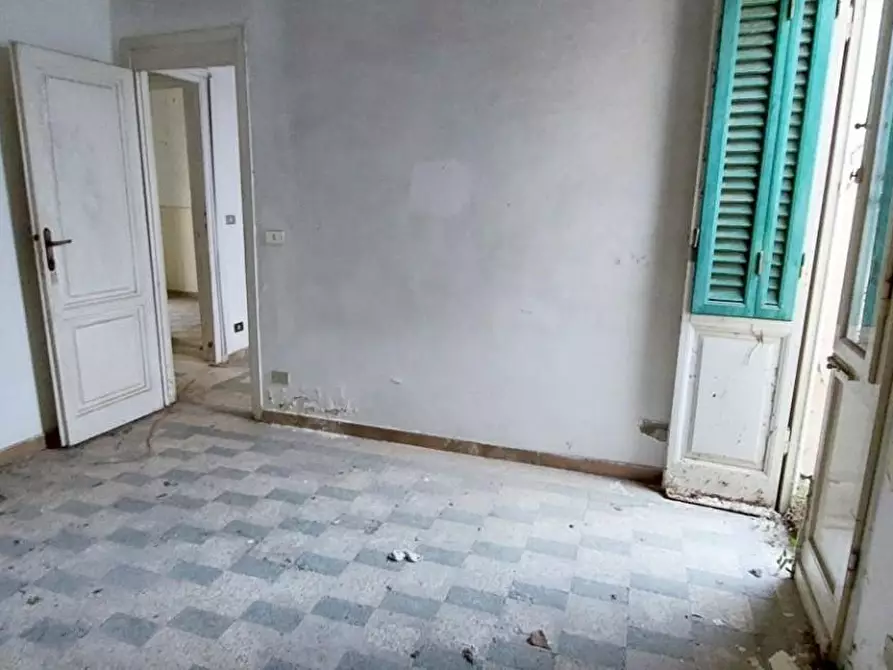 Immagine 78 di Villa in vendita  a Viareggio