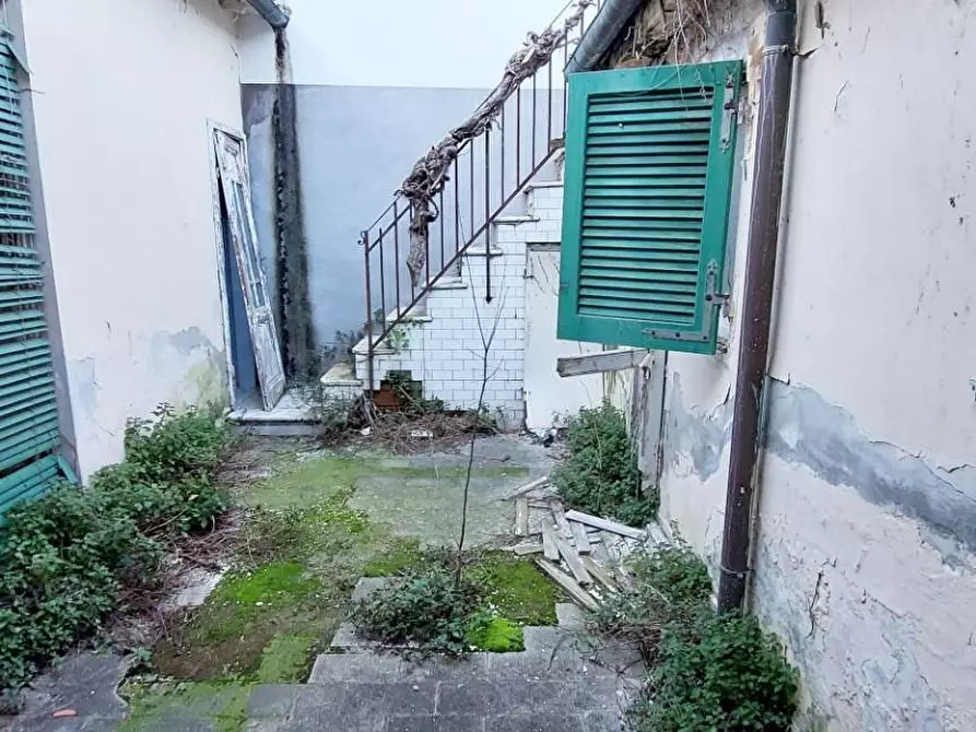 Immagine 81 di Villa in vendita  a Viareggio