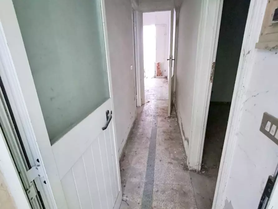 Immagine 69 di Villa in vendita  a Viareggio