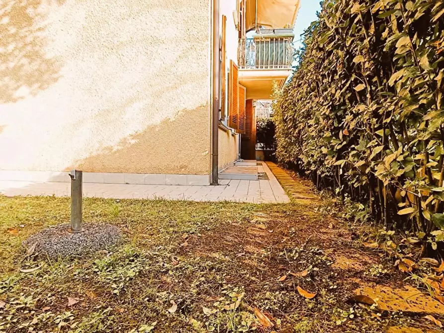 Immagine 3 di Appartamento in vendita  a Massa