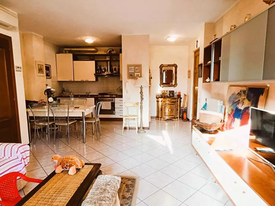 Immagine 6 di Appartamento in vendita  a Massa