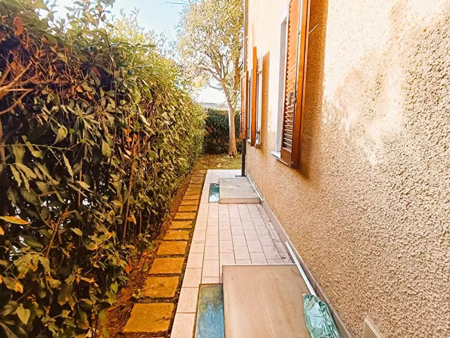 Immagine 4 di Appartamento in vendita  a Massa