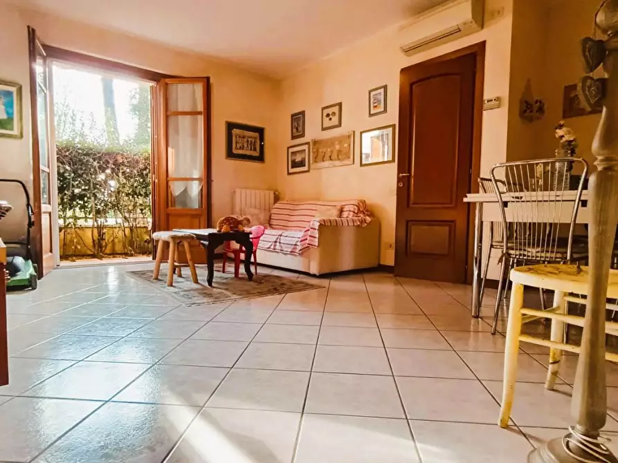 Immagine 7 di Appartamento in vendita  a Massa