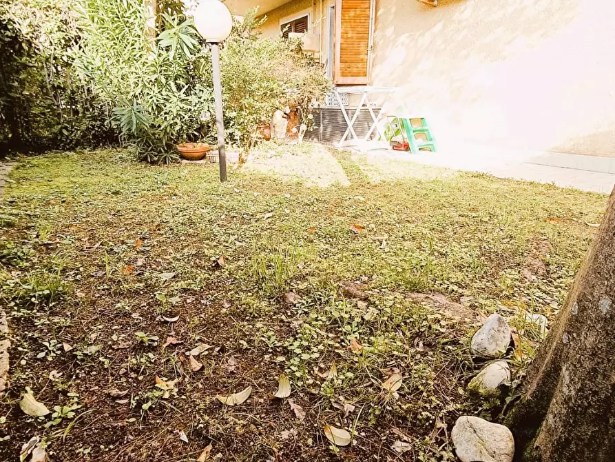 Immagine 2 di Appartamento in vendita  a Massa