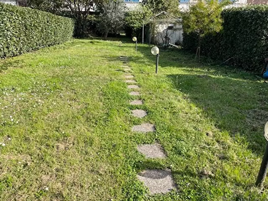 Immagine 15 di Casa bifamiliare in vendita  a Pisa