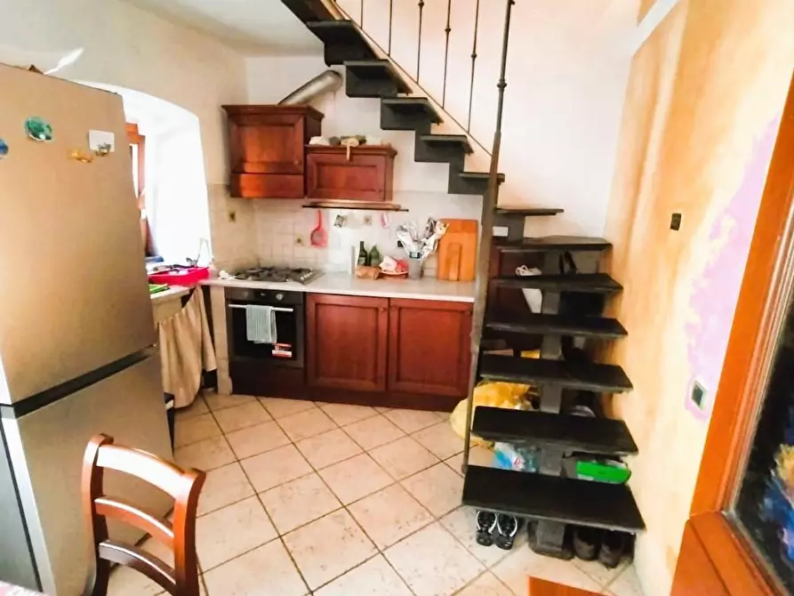 Immagine 5 di Appartamento in vendita  a Ortonovo