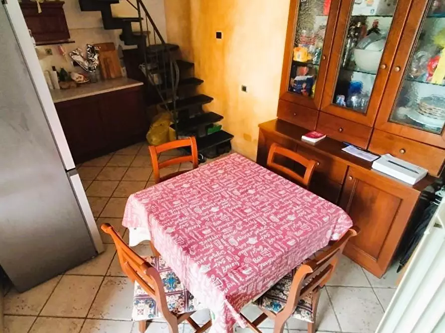 Immagine 2 di Appartamento in vendita  a Ortonovo