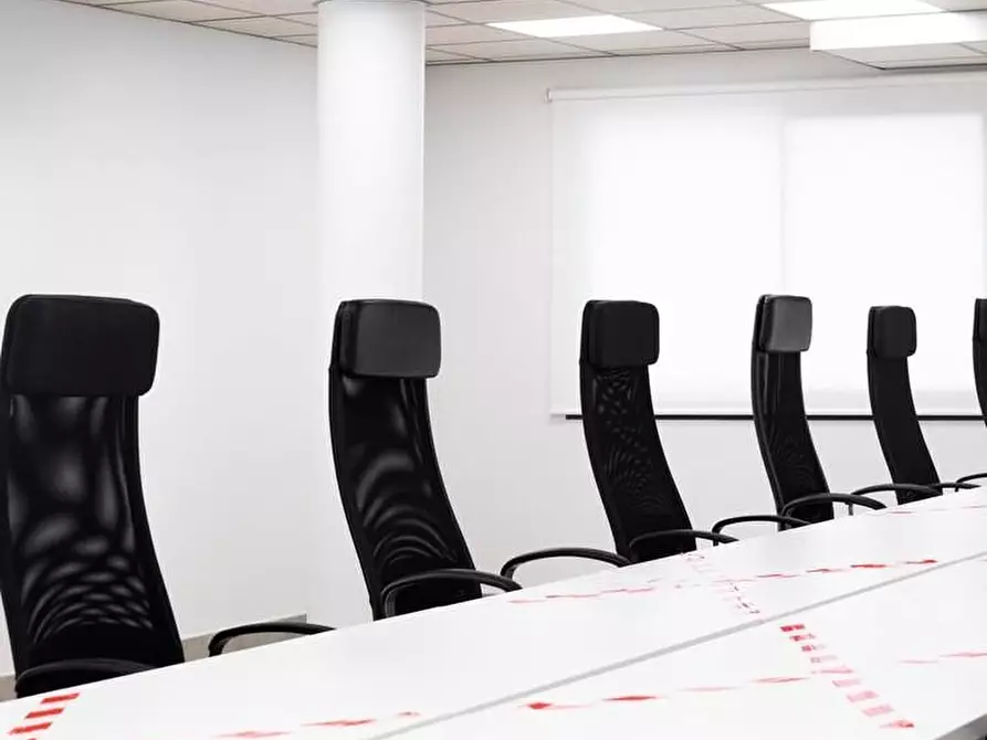 Immagine 5 di Ufficio in affitto  a Lucca