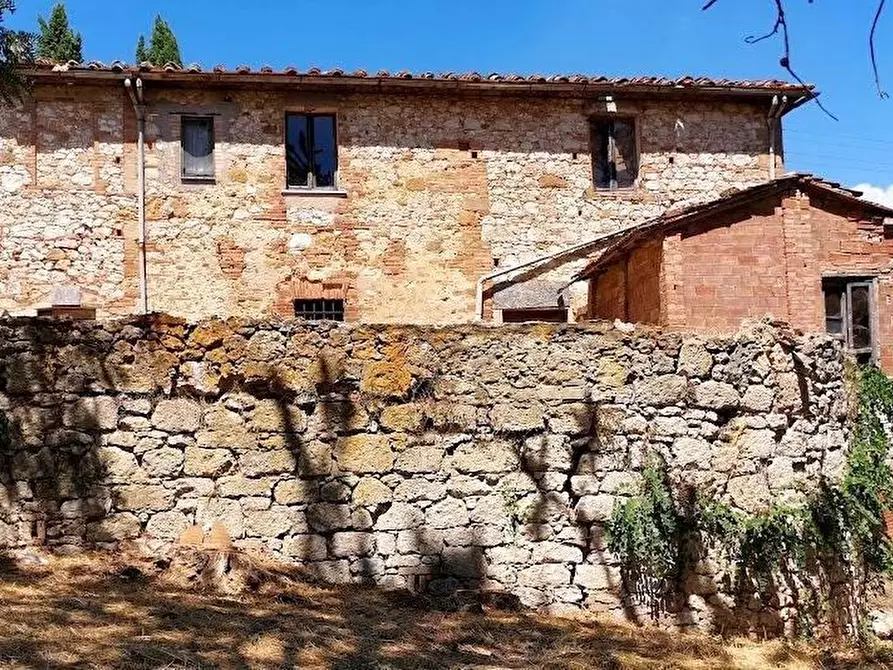 Immagine 4 di Casa colonica in vendita  a Colle Di Val D'elsa