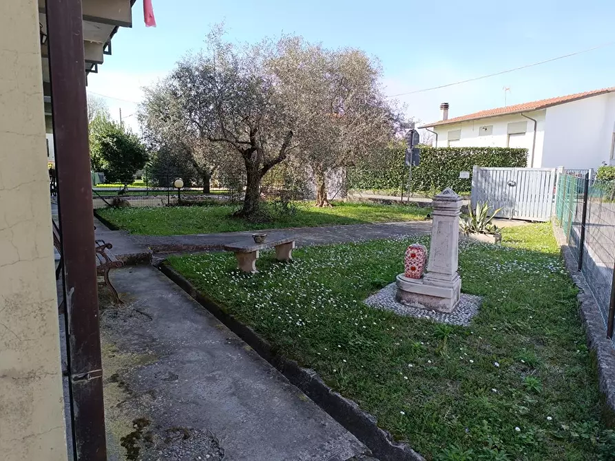 Immagine 32 di Casa semindipendente in vendita  a Ortonovo