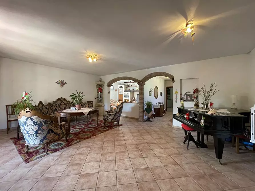 Immagine 2 di Casa indipendente in vendita  a Massarosa