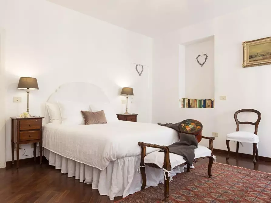 Immagine 8 di Porzione di casa in vendita  a Massa