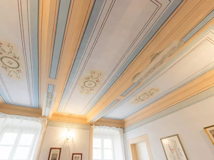 Immagine 2 di Porzione di casa in vendita  a Massa