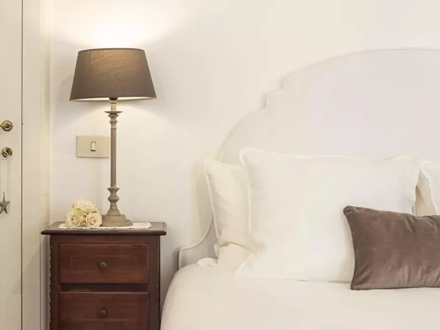 Immagine 9 di Porzione di casa in vendita  a Massa