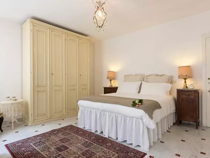 Immagine 7 di Porzione di casa in vendita  a Massa