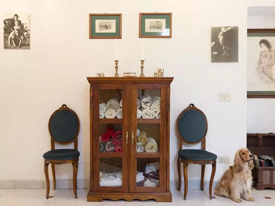 Immagine 5 di Palazzo in vendita  a Massa