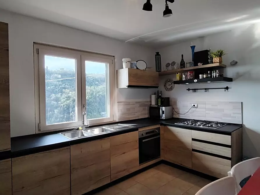 Immagine 19 di Casa indipendente in vendita  a Carrara