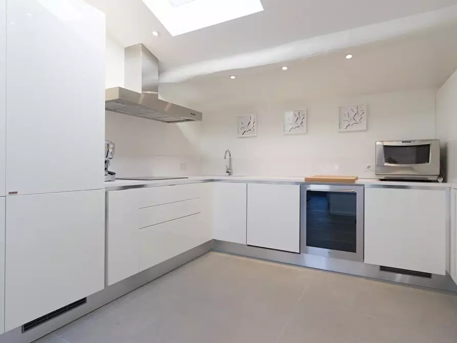 Immagine 3 di Mansarda in vendita  a Forte Dei Marmi