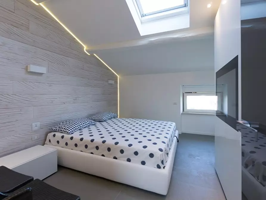 Immagine 9 di Mansarda in vendita  a Forte Dei Marmi