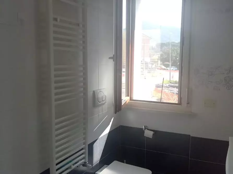 Immagine 16 di Appartamento in vendita  a Carrara