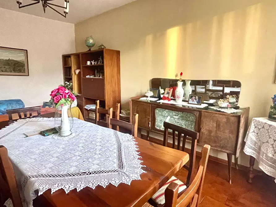 Immagine 11 di Appartamento in vendita  a Siena