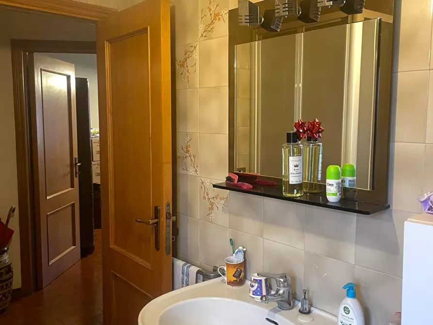 Immagine 18 di Appartamento in vendita  a Siena