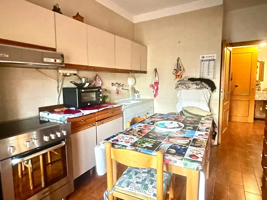 Immagine 4 di Appartamento in vendita  a Siena