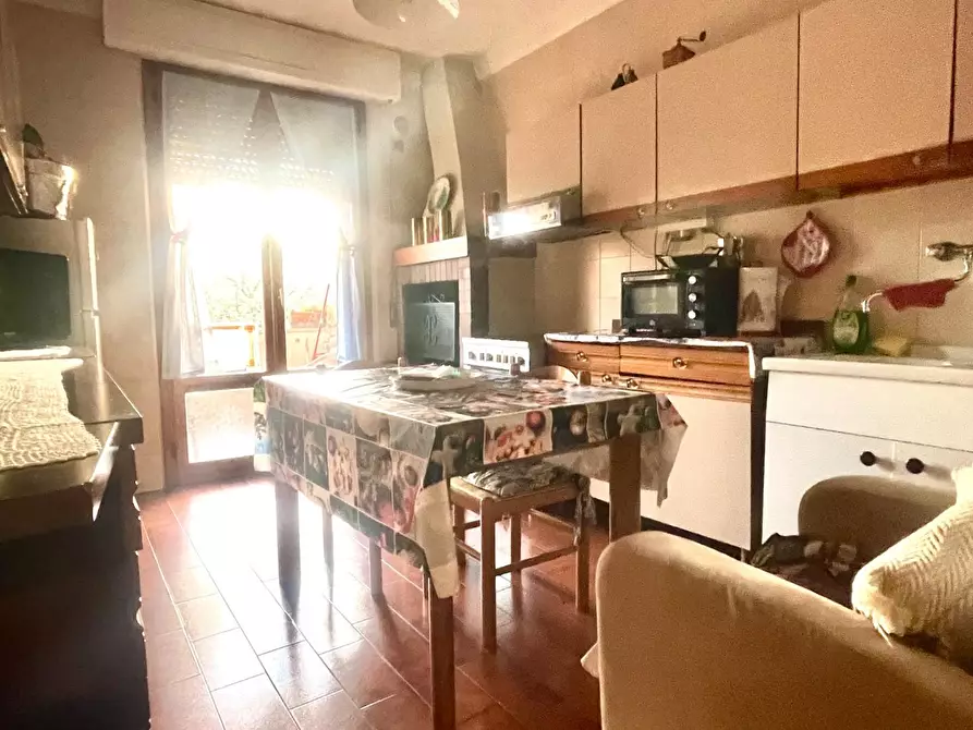 Immagine 2 di Appartamento in vendita  a Siena