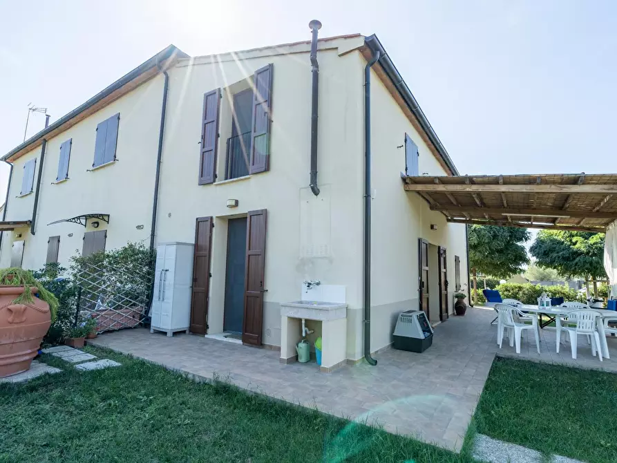 Immagine 1 di Casa bifamiliare in vendita  a Piombino