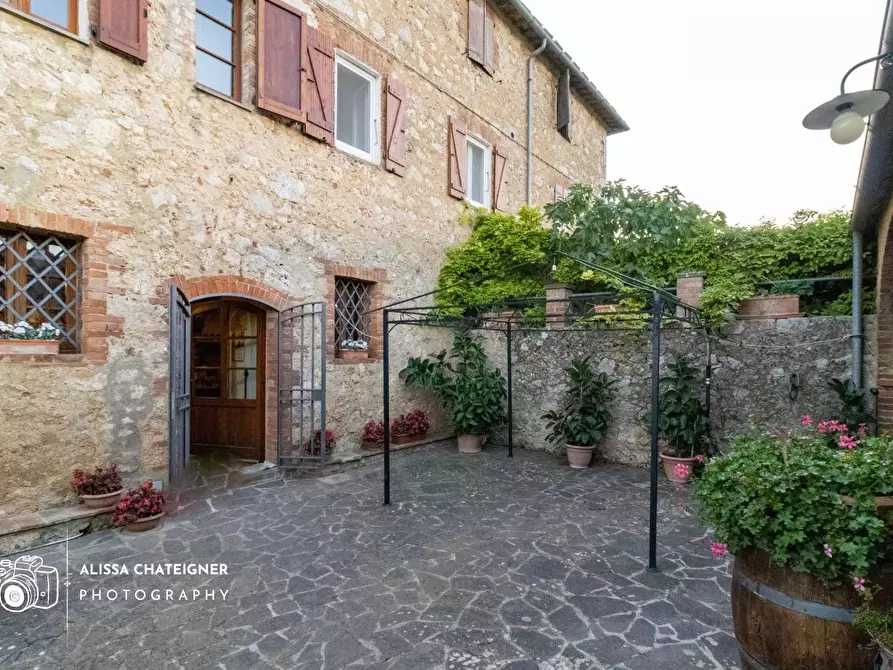 Immagine 44 di Casa colonica in vendita  a Monteriggioni