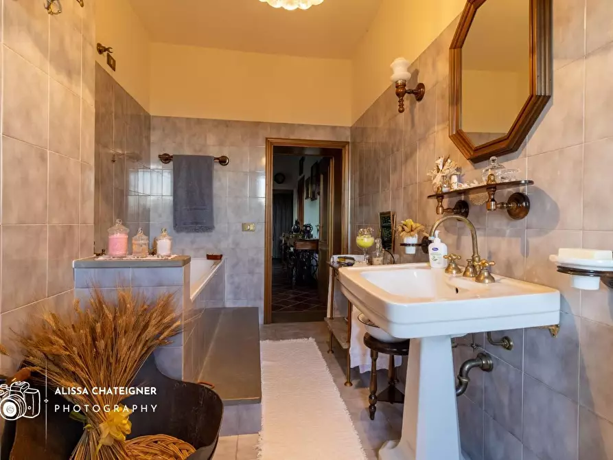 Immagine 34 di Casa colonica in vendita  a Monteriggioni