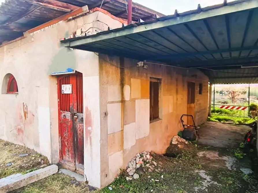 Immagine 3 di Magazzino in vendita  a Pisa