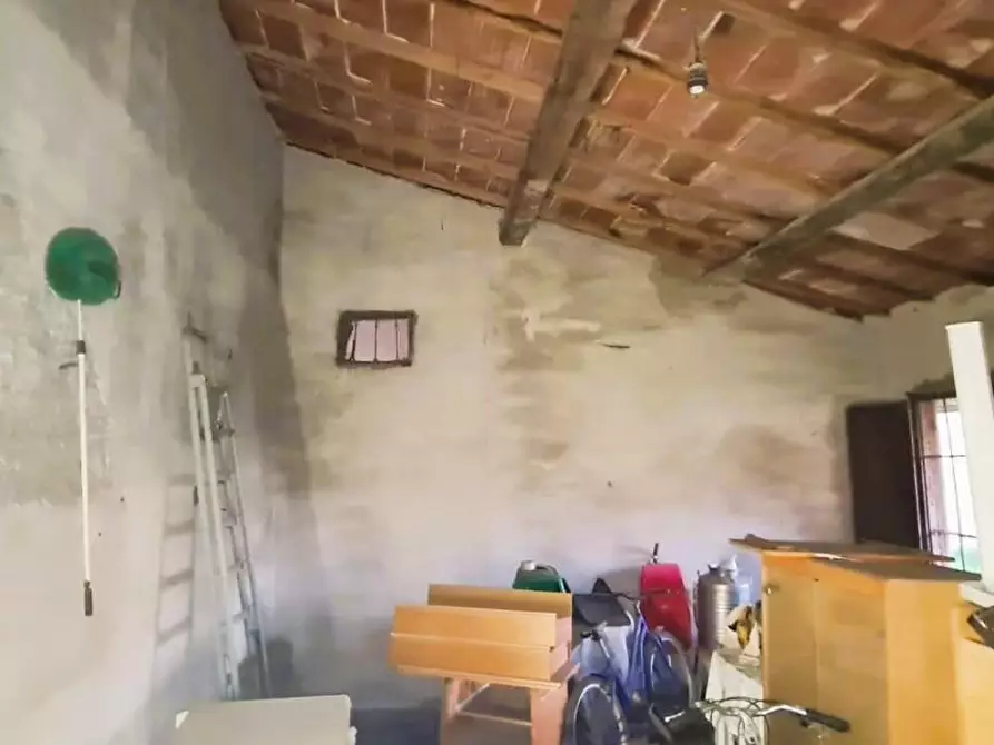 Immagine 7 di Magazzino in vendita  a Pisa