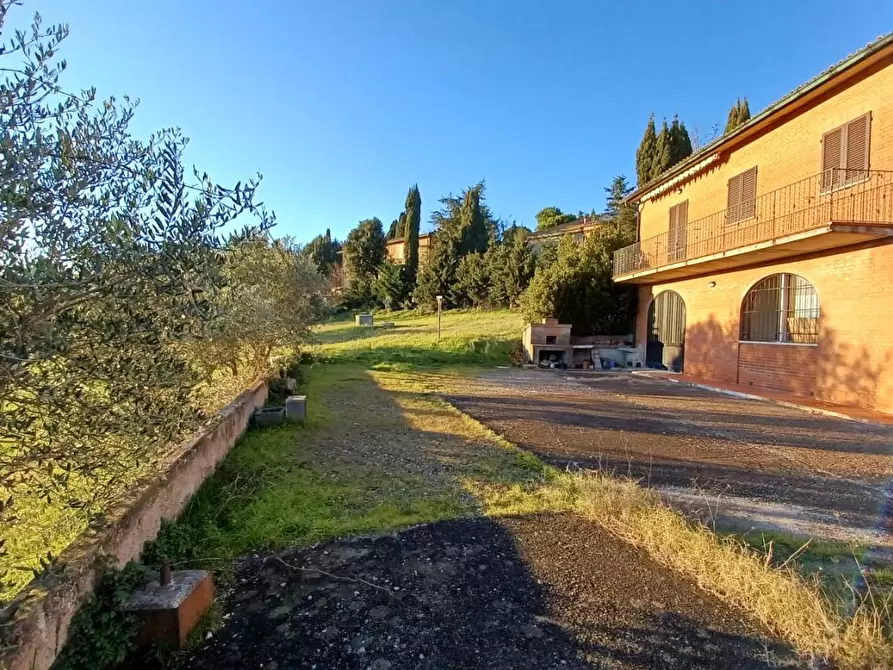 Immagine 1 di Casa bifamiliare in vendita  a Casole D'elsa