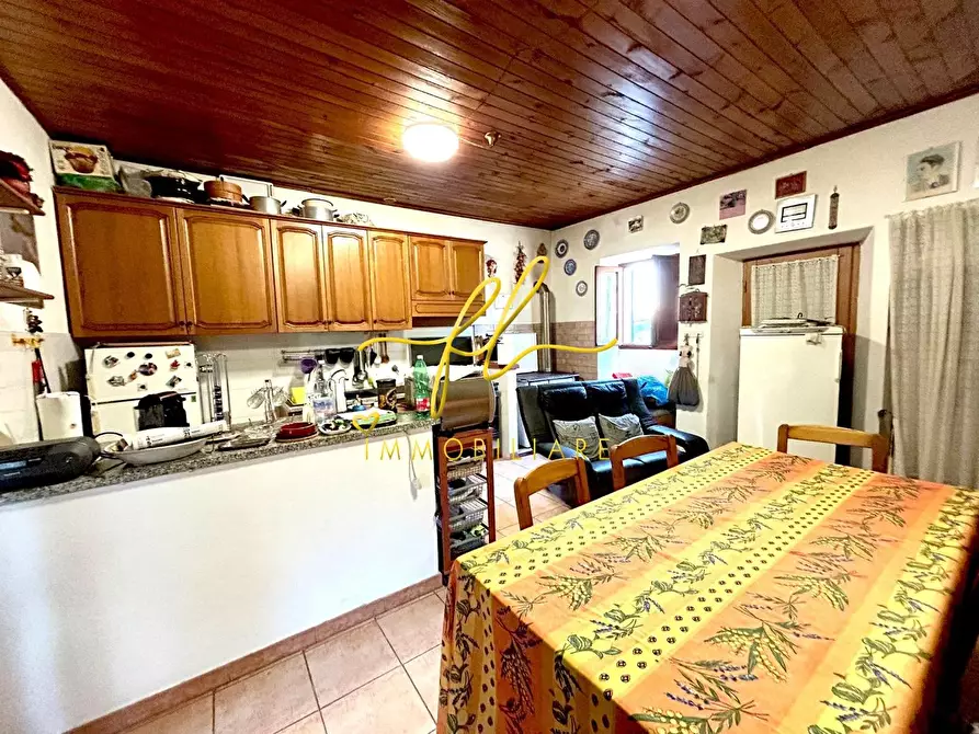 Immagine 16 di Porzione di casa in vendita  a Marciana