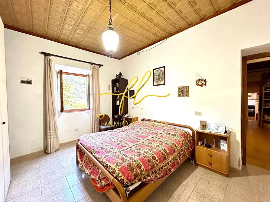 Immagine 3 di Porzione di casa in vendita  a Marciana