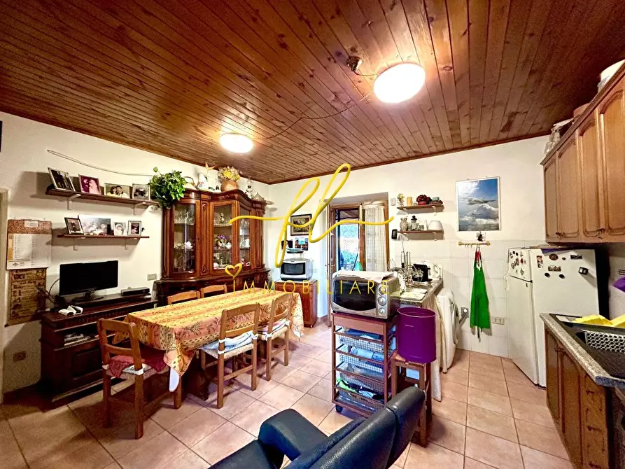 Immagine 1 di Porzione di casa in vendita  a Marciana