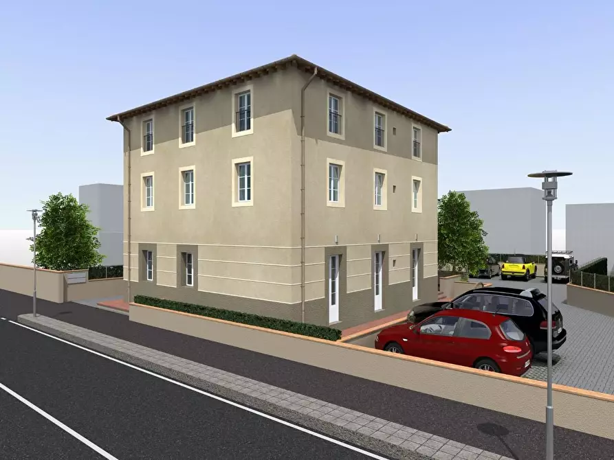 Immagine 4 di Appartamento in vendita  a Lucca