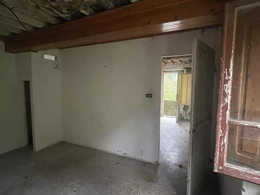 Immagine 27 di Porzione di casa in vendita  a Stazzema