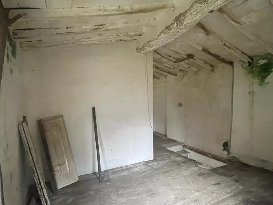 Immagine 41 di Porzione di casa in vendita  a Stazzema