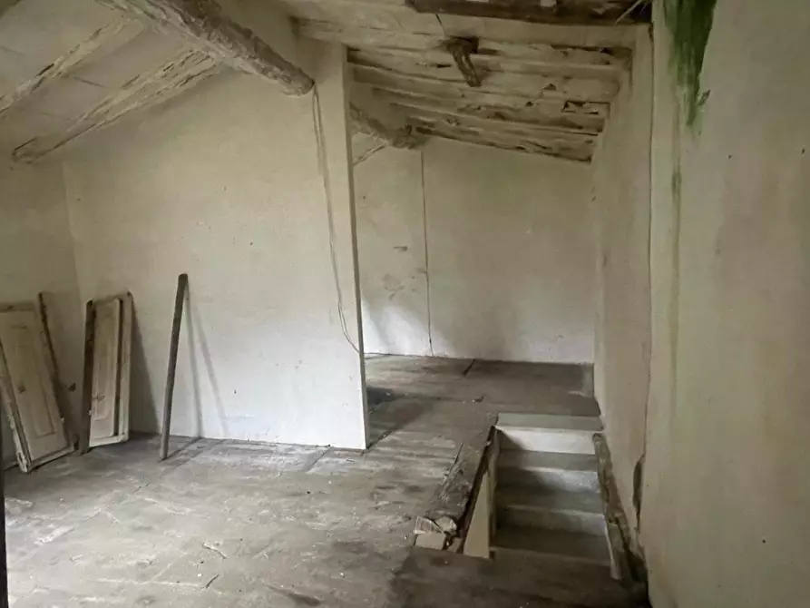 Immagine 40 di Porzione di casa in vendita  a Stazzema