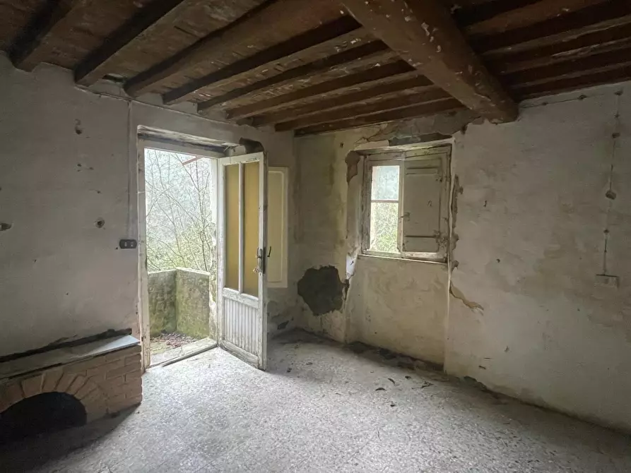 Immagine 30 di Porzione di casa in vendita  a Stazzema