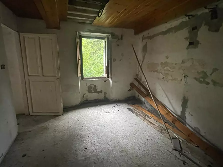 Immagine 25 di Porzione di casa in vendita  a Stazzema