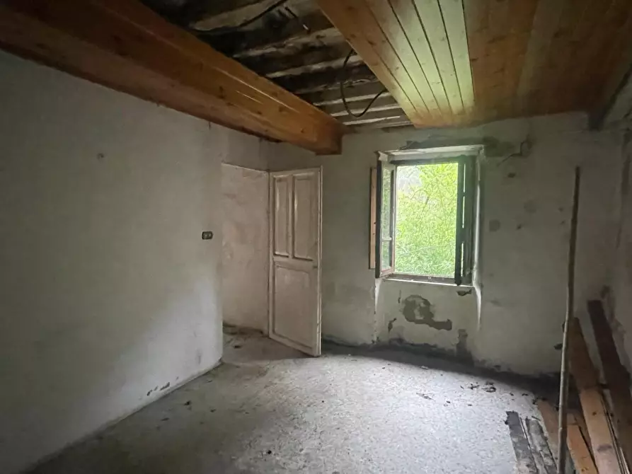 Immagine 26 di Porzione di casa in vendita  a Stazzema