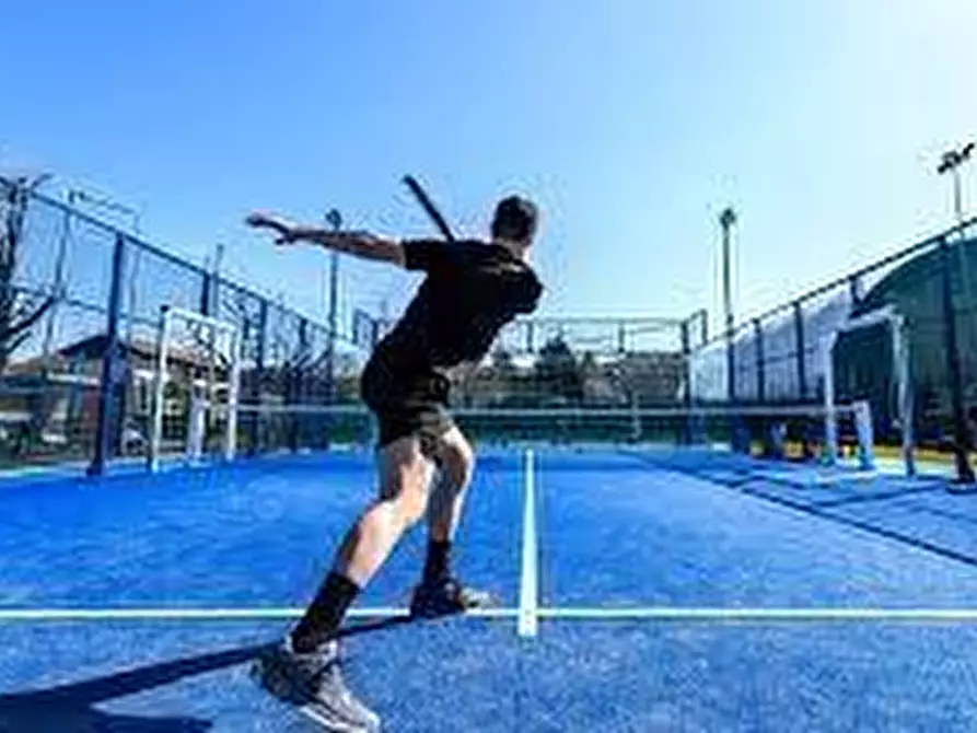 Immagine 3 di Locale commerciale in vendita  a Massa